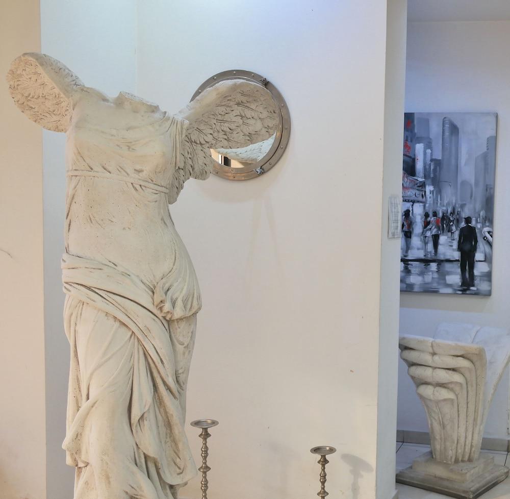 Of Art Venice Lloyd Mestre